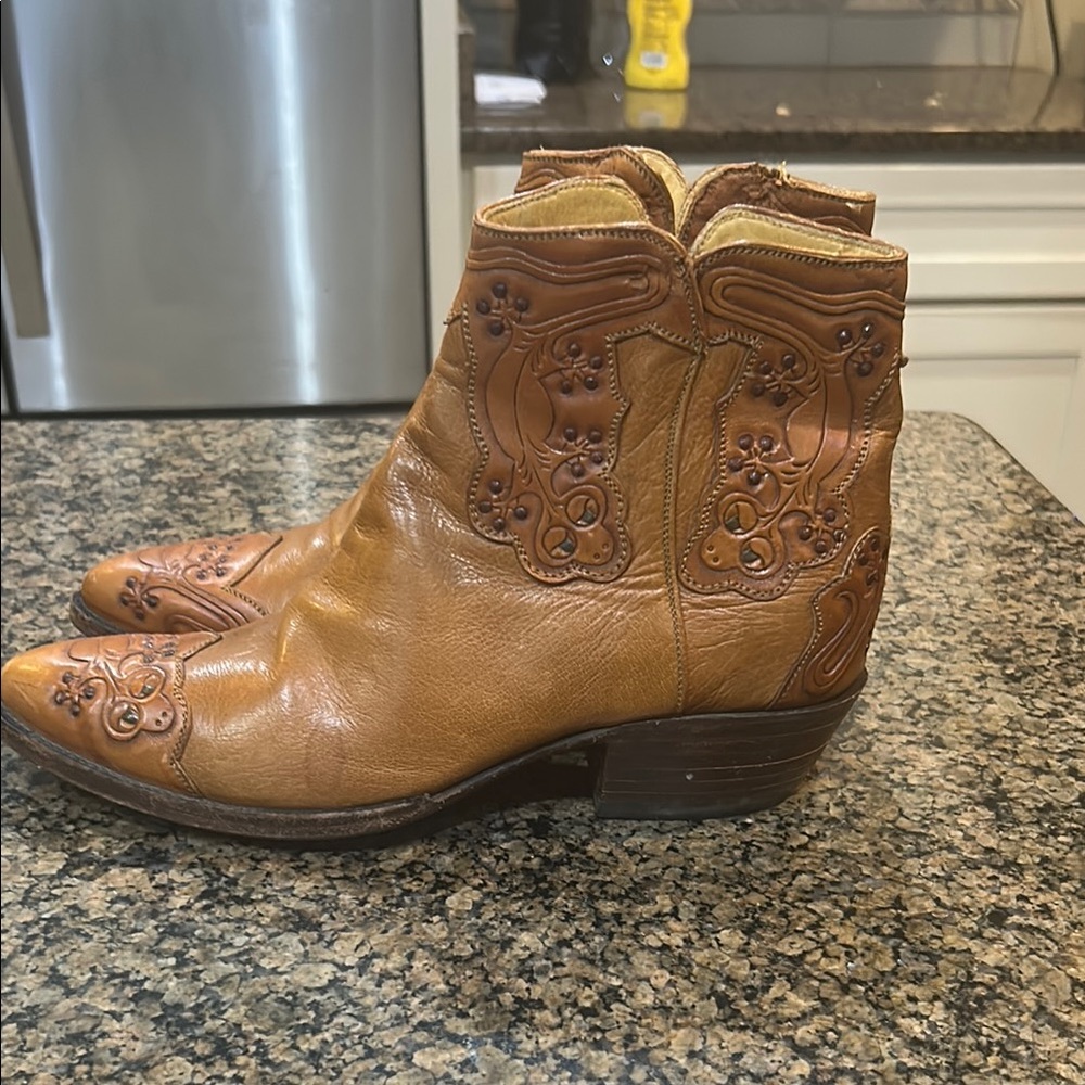 Tres Outlaws hand-tooled Brown Western Ankle Boots with Floral Embroidery